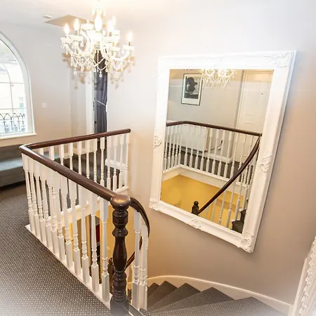 The Ibrox 3* Bristol