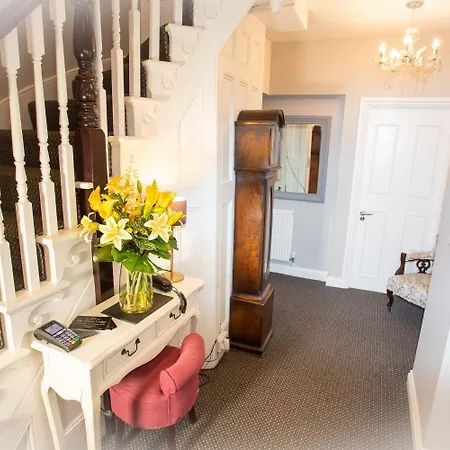 The Ibrox 3* Bristol