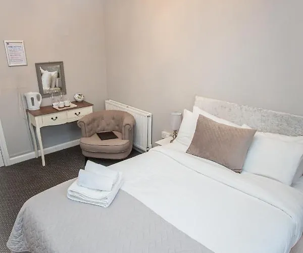 The Ibrox Guest house Bristol