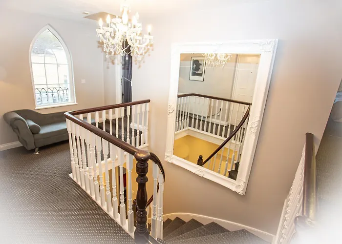 The Ibrox 3* Бристоль