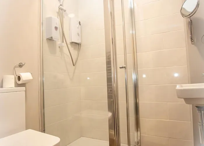 The Ibrox 3* Bristol