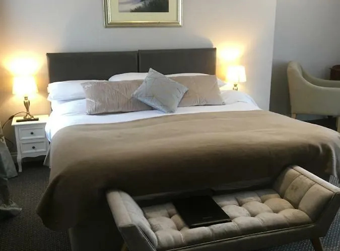 The Ibrox Guest house Bristol