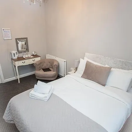 The Ibrox Guest house Bristol